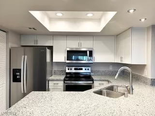 Photo #1: 2641362 Listing 