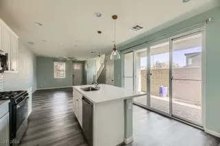 Photo #2: 2641365 Listing 