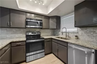 Photo #4: 2641418 Listing 