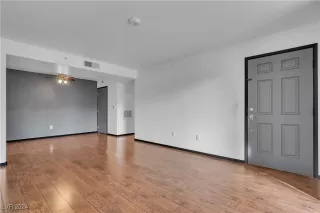 Photo #2: 2641425 Listing