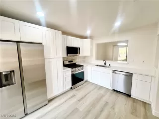 Photo #1: 2641497 Listing 