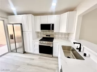 Photo #2: 2641497 Listing 