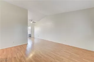 Photo #4: 2641505 Listing