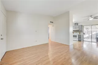Photo #5: 2641505 Listing