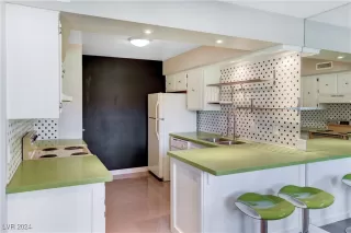 Photo #2: 2641513 Listing 