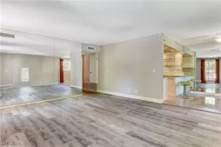 Photo #5: 2641513 Listing 