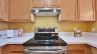 Photo #5: 2641523 Listing