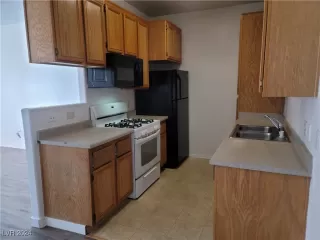 Photo #5: 2641583 Listing