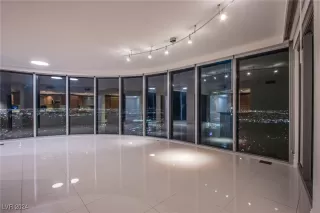 Photo #6: 2641628 Listing