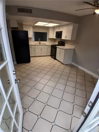 Photo #3: 2641648 Listing 