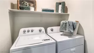 Photo #5: 2641654 Listing