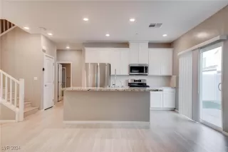 Photo #3: 2641666 Listing 