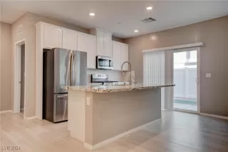 Photo #5: 2641666 Listing 