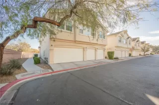 Photo #1: 2641667 Listing