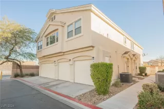 Photo #2: 2641667 Listing