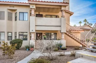 Photo #1: 2641702 Listing