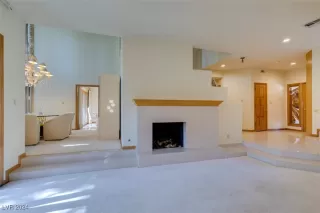 Photo #3: 2641758 Listing