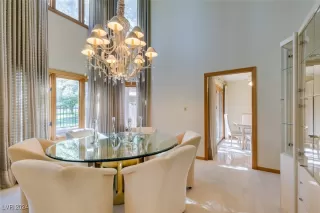 Photo #5: 2641758 Listing