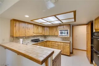 Photo #6: 2641758 Listing