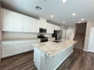 Photo #1: 2641820 Listing 