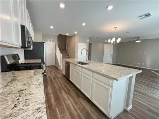 Photo #2: 2641820 Listing 