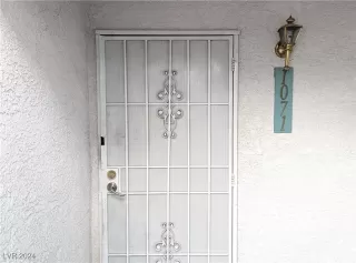 Photo #2: 2641885 Listing