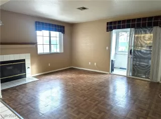 Photo #4: 2641885 Listing