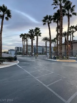 Photo #1: 2641921 Listing