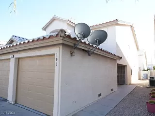 Photo #1: 2641931 Listing