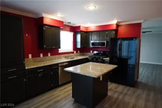 Photo #2: 2641931 Listing