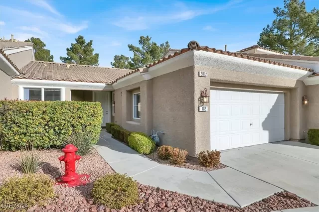 MLS: 2641933 Condo For Sale