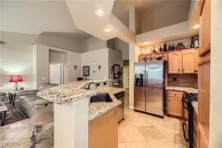 Photo #4: 2641947 Listing 