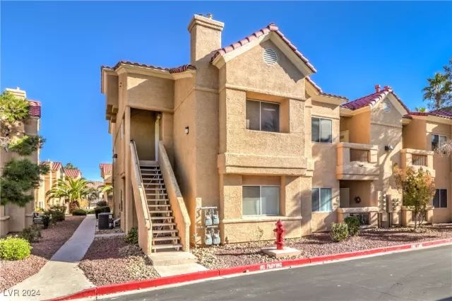 MLS: 2641994 Condo For Sale