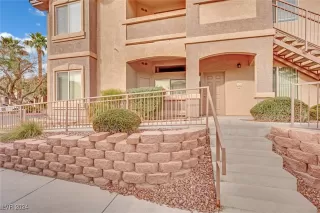 Photo #1: 2641997 Listing 