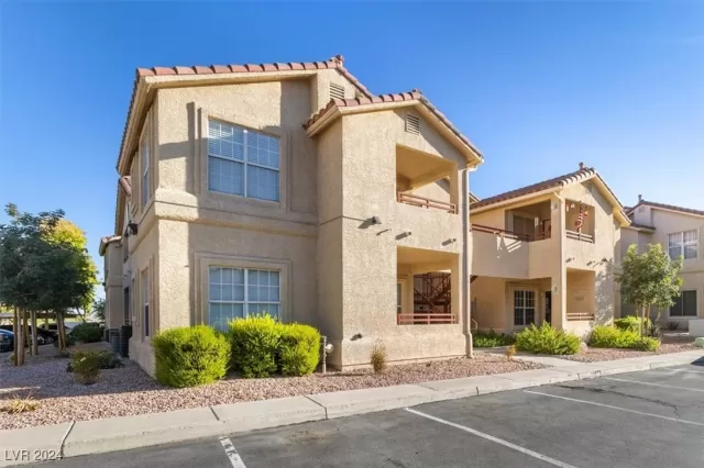 MLS: 2642000 Condo For Sale