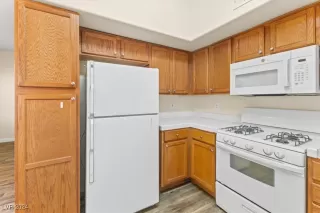 Photo #4: 2642000 Listing