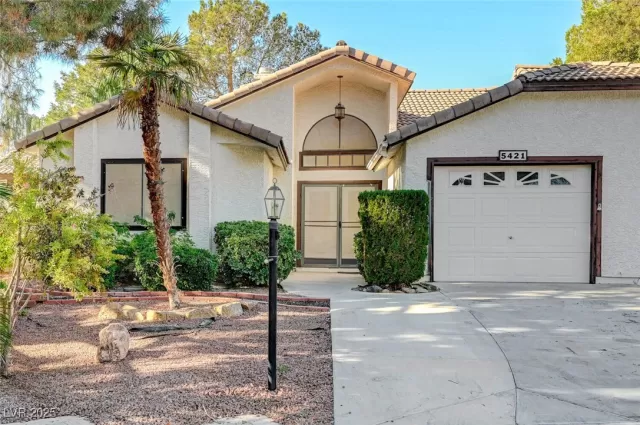 MLS: 2642051 Condo For Sale