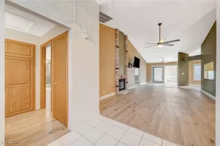 Photo #4: 2642051 Listing