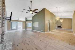 Photo #5: 2642051 Listing