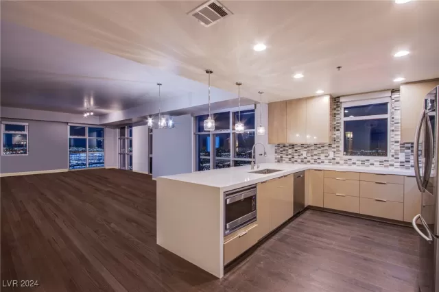 MLS: 2642056 Condo For Sale