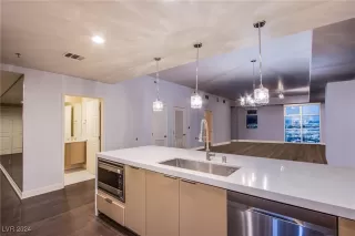 Photo #1: 2642056 Listing 