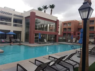 Photo #3: 2642066 Listing 