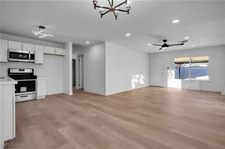 Photo #6: 2642076 Listing