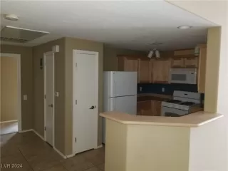 Photo #3: 2642080 Listing 