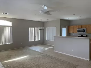 Photo #2: 2642098 Listing
