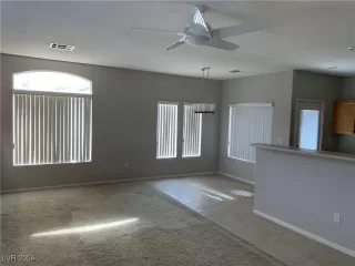 Photo #6: 2642098 Listing