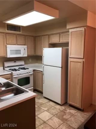 Photo #4: 2642123 Listing 