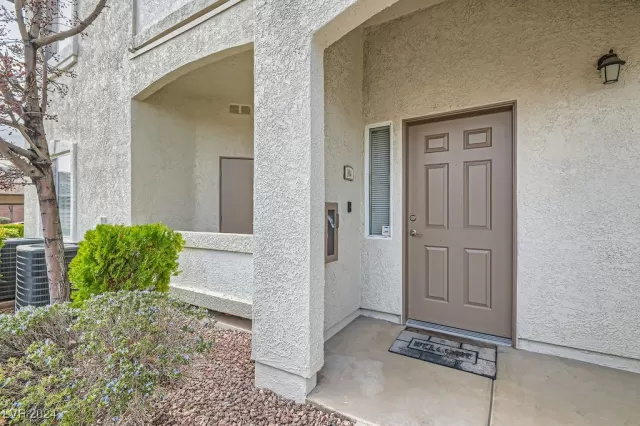 MLS: 2642128 Condo For Sale