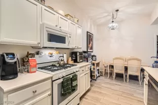 Photo #4: 2642128 Listing