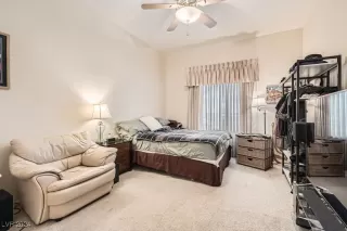 Photo #6: 2642128 Listing